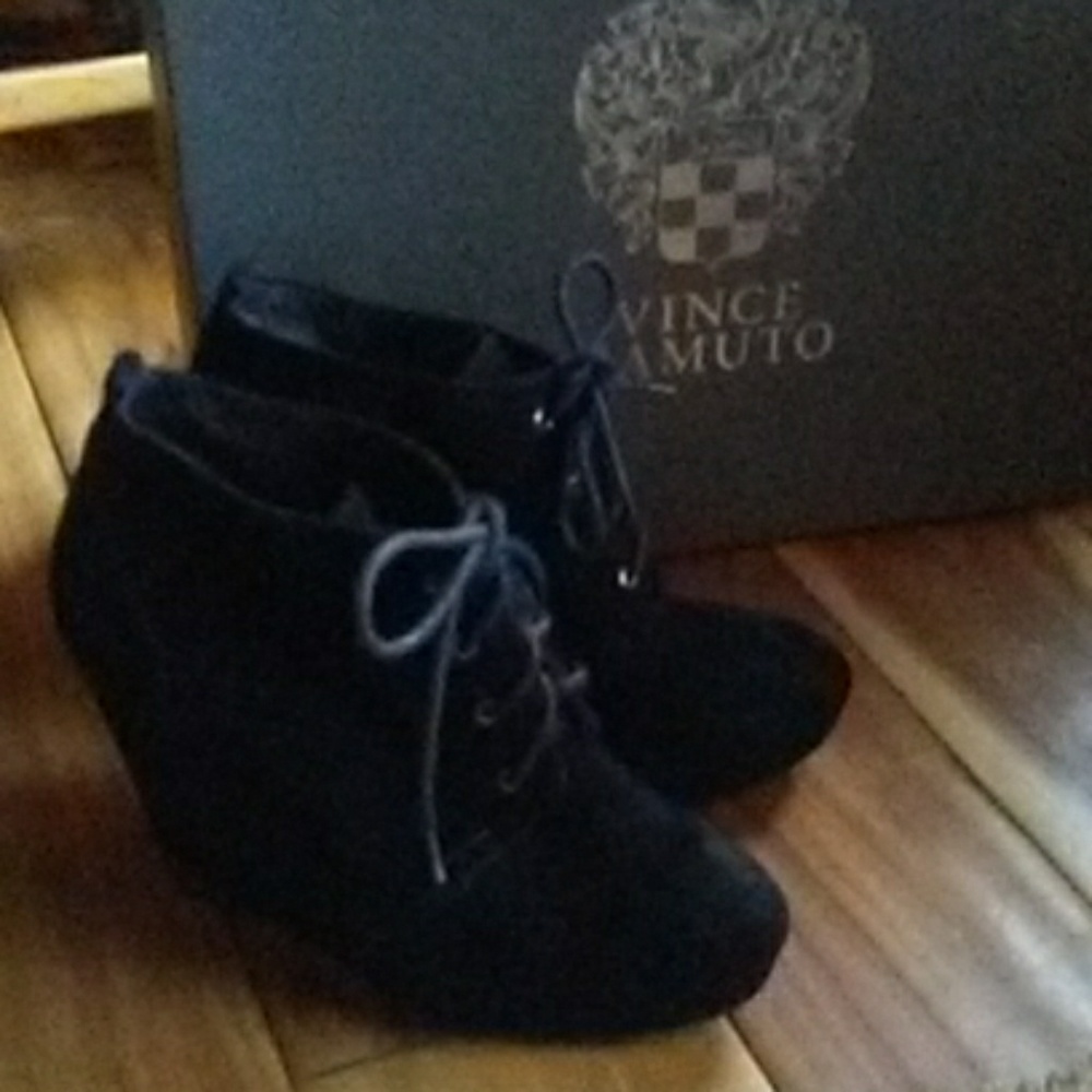 Going.....Gone..Vince Camuto Black Leather Booties